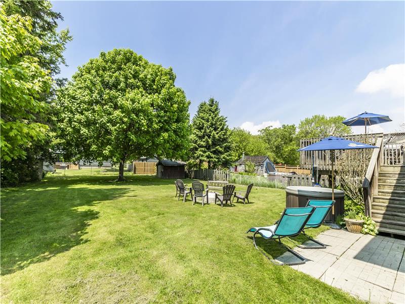 Kosecki Klubhouse charming beach Port Burwell Cottage Rental GL