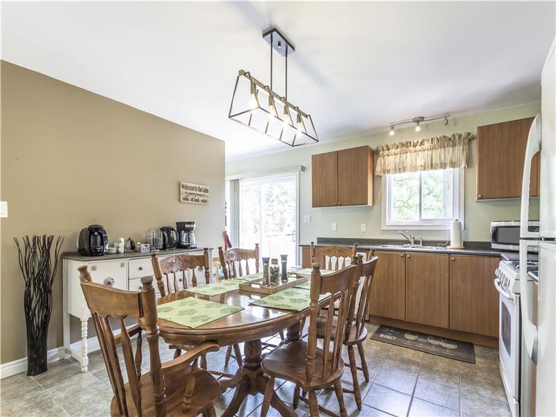 Kosecki Klubhouse charming beach Port Burwell Cottage Rental GL