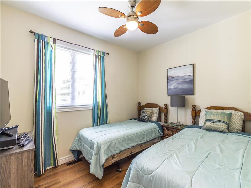 Kosecki Klubhouse charming beach Port Burwell Cottage Rental GL