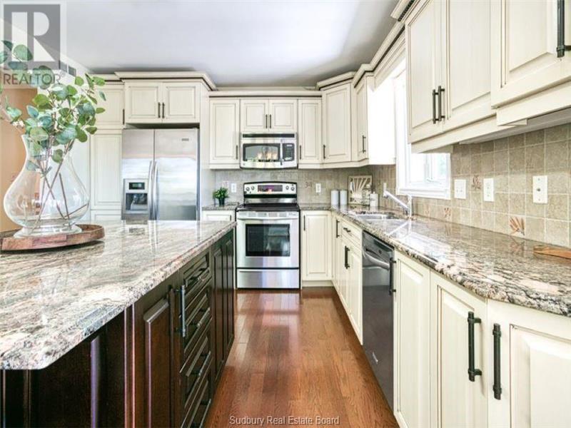 New ListingLakefront Paradise on Skead Cottage Rental DI40466