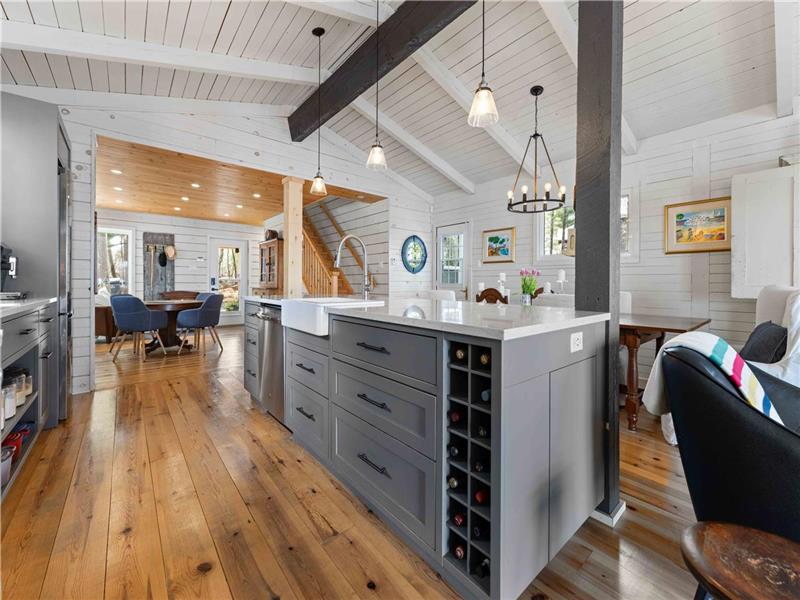 Your forever home on Round Lake, Killaloe Cottage for Sale FS40473