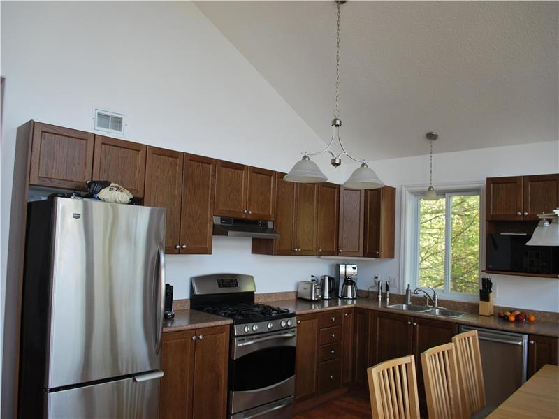 waterfront cottage on Sprucedale Cottage Rental DI40550