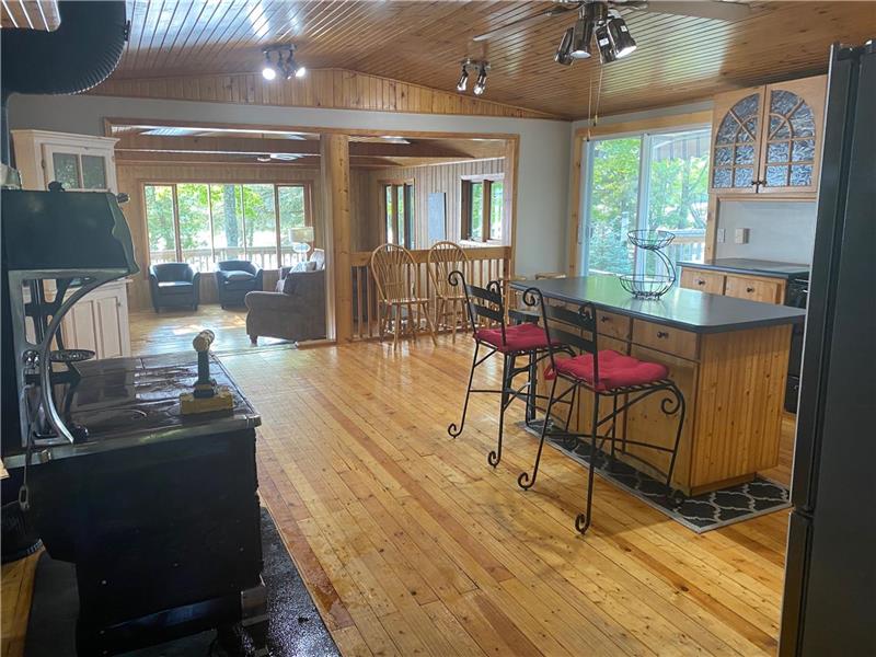 Jack Lake Private South Facing Apsley Cottage Rental DI40552