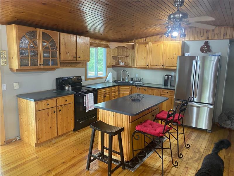 Jack Lake Private South Facing Apsley Cottage Rental DI40552