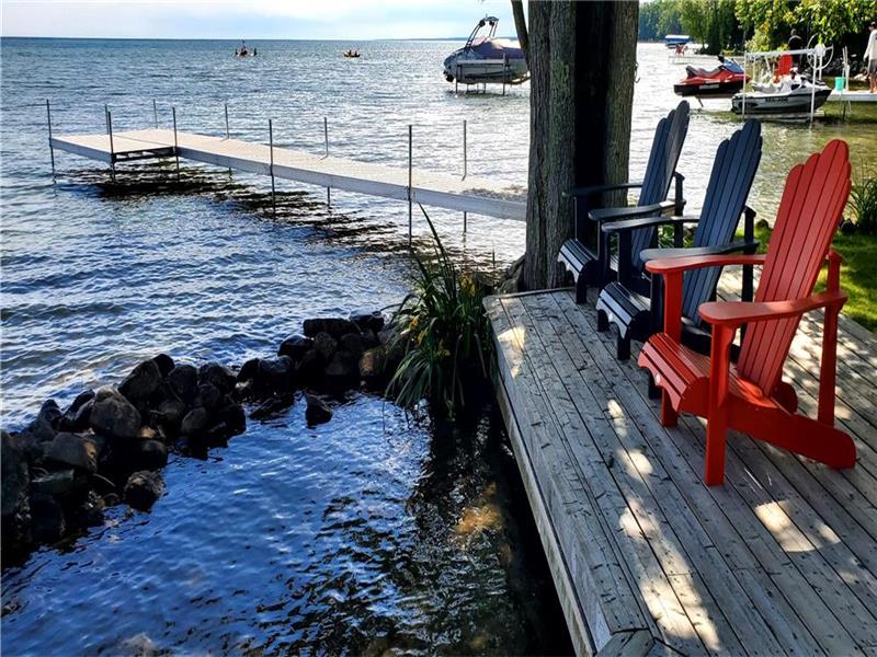 Sandy Shores Shallow Waterfront Orillia Cottage Rental DI40637