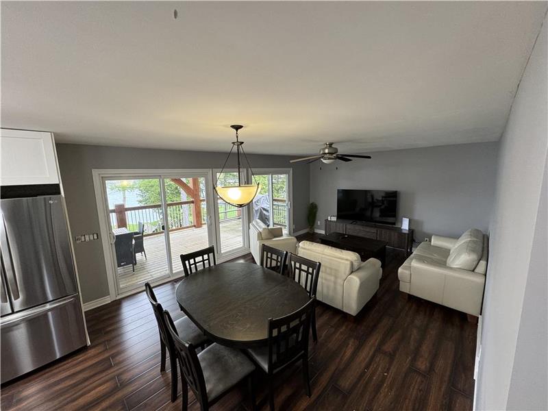 Cottage waterfront on Graham lake* Mallorytown Cottage Rental DI