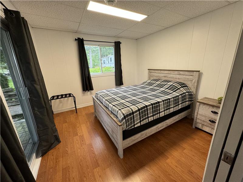 Cottage waterfront on Graham lake* Mallorytown Cottage Rental DI