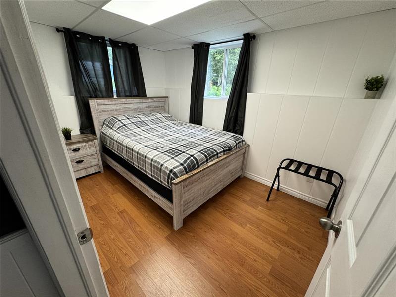 Cottage waterfront on Graham lake* Mallorytown Cottage Rental DI