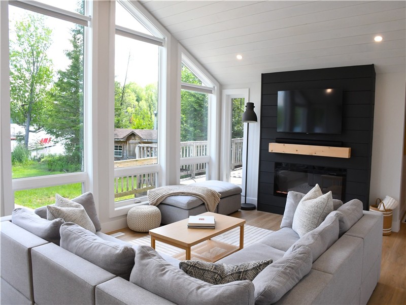 Birch Point | Modern Waterfront Cottage | · Dock · 3BR | Bay Lake, Bancroft ON