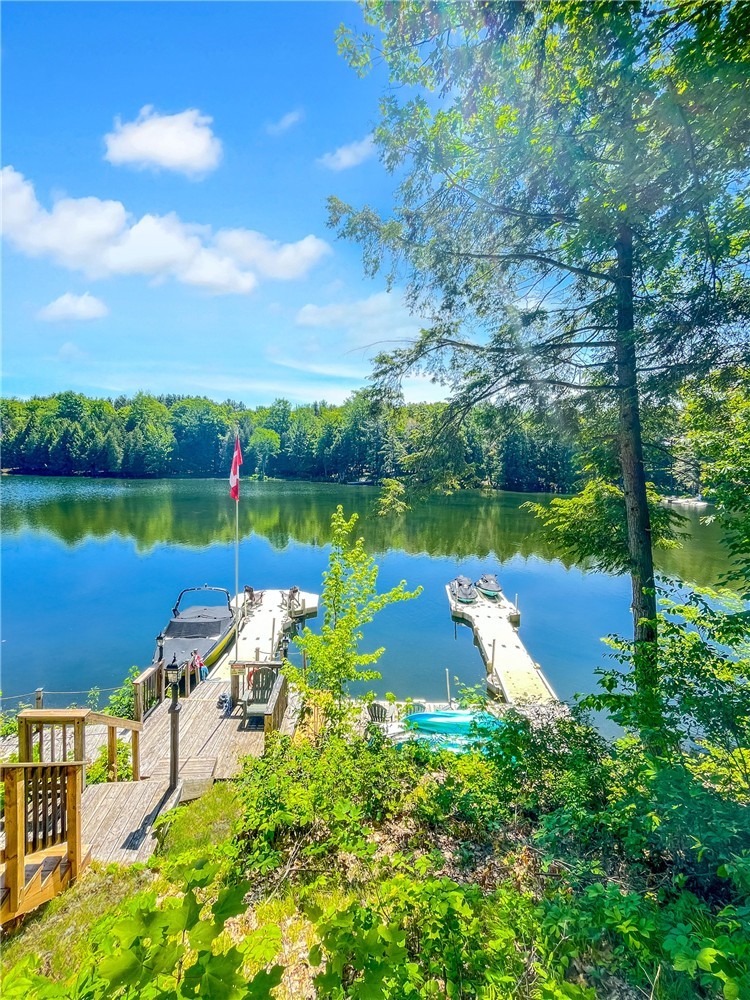 Big Rideau Lake Retreat | Kayaks | Hot tub | Dock