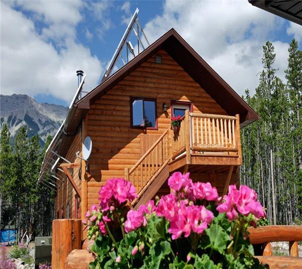 Aurum Lodge Nordegg Cottage Rental GL9682 CottagesInCanada