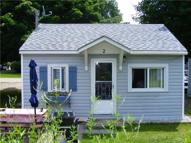 Back Yard Family Cottages with A/C Port Elgin Cottage Rental PL9686 CottagesInCanada Back Yard Family Cottages with A/C Port Elgin Cottage Rental PL9686 CottagesInCanada