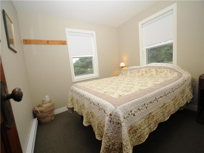 Chepstow Beach Cottage Souris Cottage Rental DI9752 CottagesInCanada