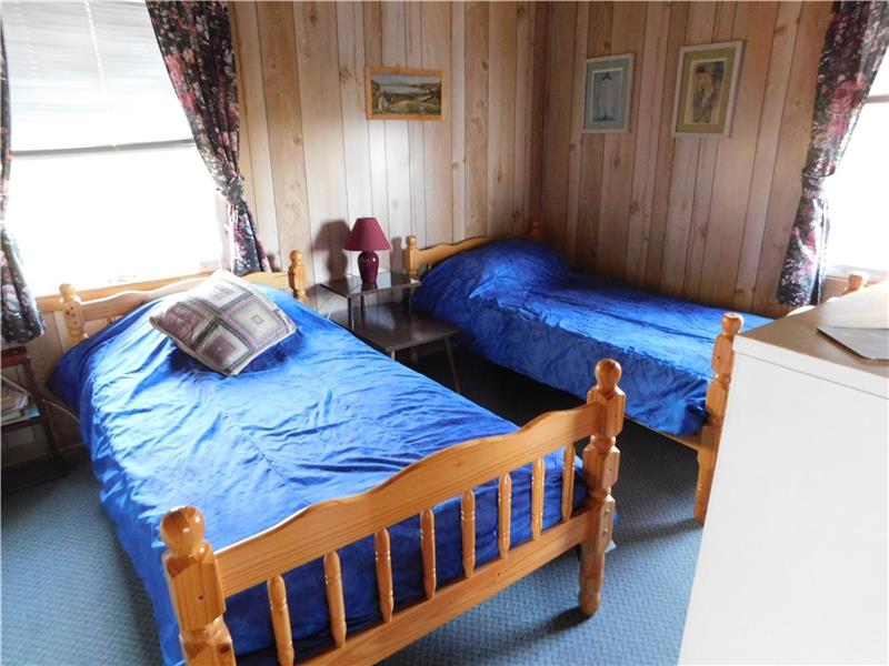 Chepstow Beach Cottage Souris Cottage Rental DI9752 CottagesInCanada