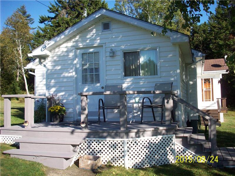 Blueberry Hill Cottage, 256 L'Etete Cottage Rental GL9857
