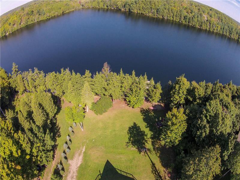 Calypso on Big Clear Lake with hot Arden Cottage Rental DI9956 CottagesInCanada