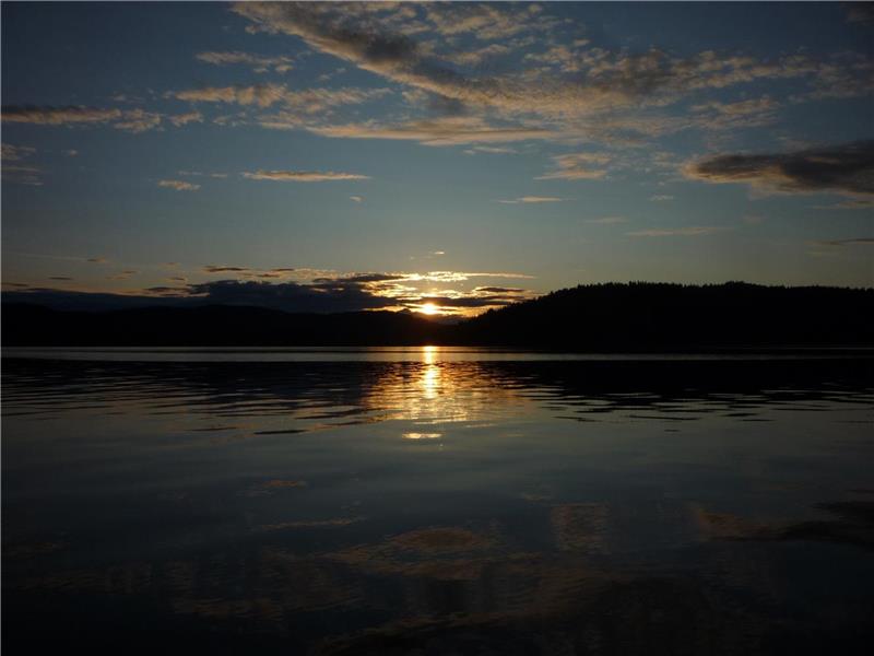 DickMeadows Cottage on Canim Lake 100 Mile House Cottage Rental PL