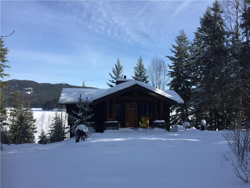DickMeadows Cottage on Canim Lake 100 Mile House Cottage Rental PL
