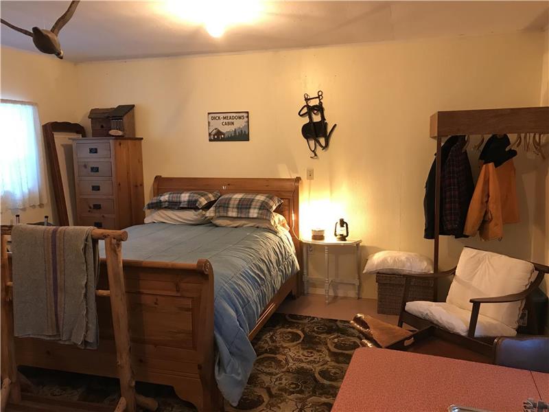 DickMeadows Cottage on Canim Lake 100 Mile House Cottage Rental PL