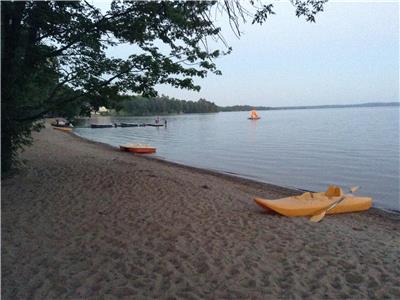 BEACH-WATERFRONT.  Cottages beachfront,shallow entry, use of paddleboats,kayaks,canoes