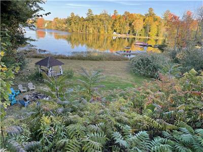 Luxury Lakehouse for 14 on 10 Acres of Private Woodland only 90 mins from Toronto