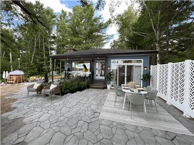 Halls Lake Breezy Beach House (**Featured on HGTV**) HOT TUB + SAUNA