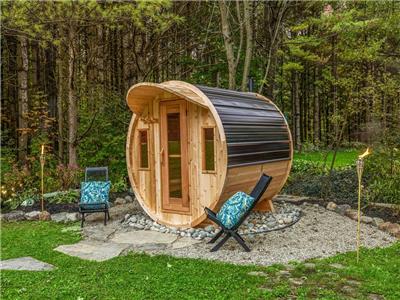 Cozy Cabin Inn with Private Hot Tub, Sauna, Fire Pit, Hammocks, LED Lighting & BBQ