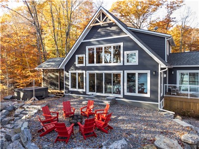 Luxury Muskoka Lakehouse | Sleeps 10 | Waterfront - NOW BOOKING SUMMER 2027