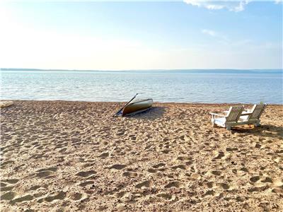 Getaway on the Beautiful Sandy Shores of Round Lake (now accepting bookings for Fall 2025)