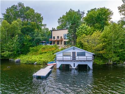 New Luxury Panoramic-VIEW Waterfront SPA BOAT DOCK PING-PONG BASKETBALL ARCADE