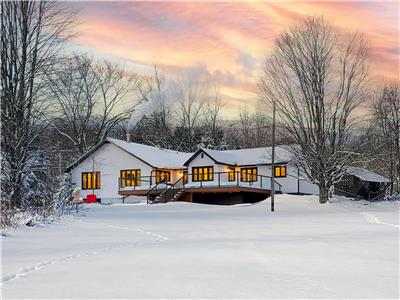 Silver Maple Farmhouse | Hot Tub & Sauna | 4+ Private Acres, 400ft of Lakefront