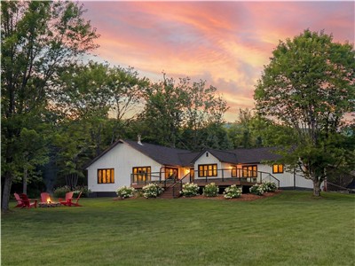 Nouvelle ferme de luxe au bord du lac | 4+ acres privés, rivage de 400 pieds | 2 très grands lits