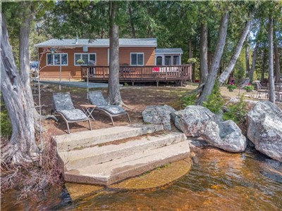 400 ft Lakefront | Canoe | Kayaks | Sunsets | Firepit | BBQ