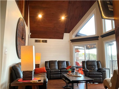 Stunning Bobs lake cottage- Your adventure awaits